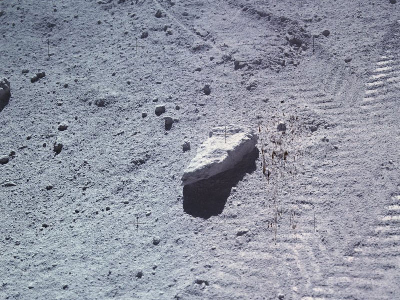 Lunar surface close to 67016 sample location 