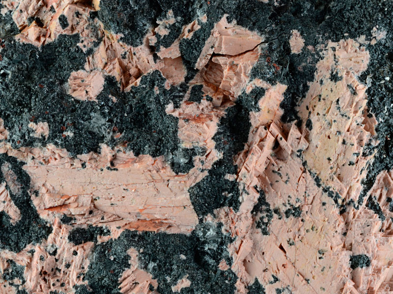 luxullianite - width 5.6 cm